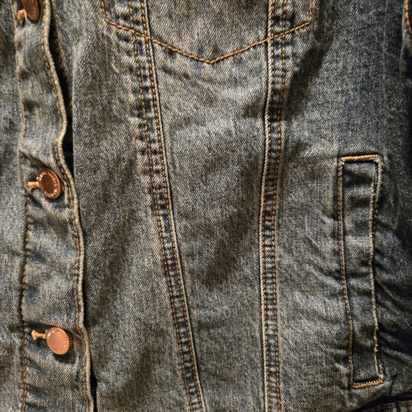 Universal Thread Denim Jacket - Picture 6 of 9